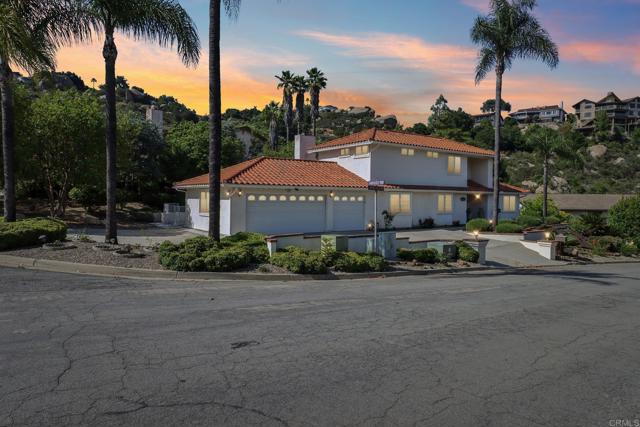 9704 Indian Creek Way, Escondido CA: https://media.crmls.org/mediaz/05672ceb-d6e6-4215-92de-dd8691d1dae9.jpg