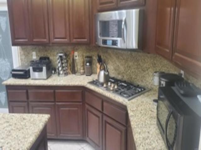 9367 Mustang Av, Apple Valley CA: https://media.crmls.org/mediaz/05673c7d-b30c-458f-a149-f85a5685cac6.jpg
