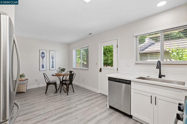 1050 Mohr Ln, Concord CA: https://media.crmls.org/mediaz/0567ada5-782f-4399-86bd-b39dcdbe94fb.jpg