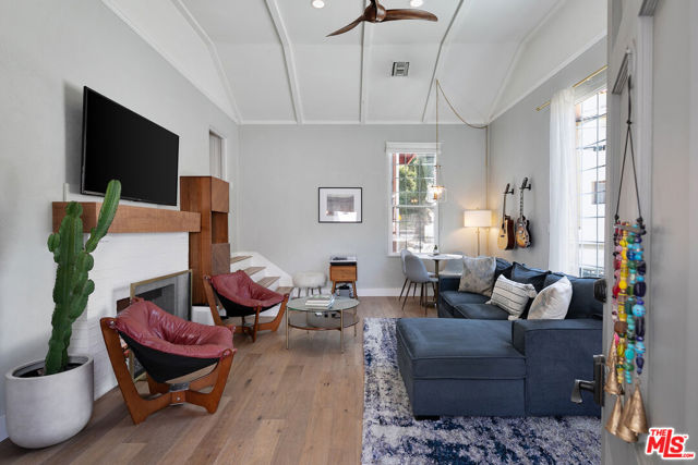 2059 Laurel Canyon Boulevard, Los Angeles CA: https://media.crmls.org/mediaz/0567da01-e3c5-4663-a683-f154a7b118c8.jpg
