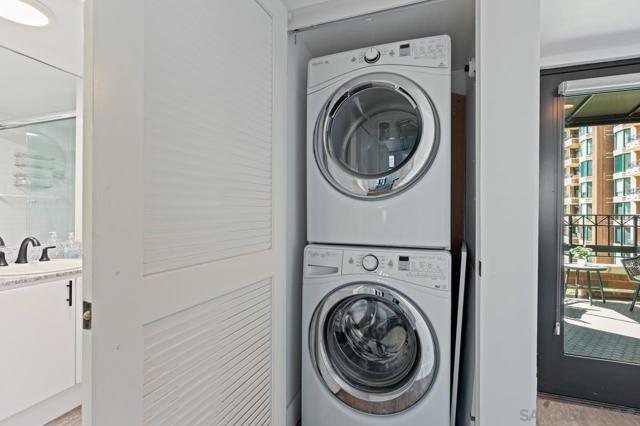 500 W Harbor Dr, San Diego CA: https://media.crmls.org/mediaz/056829be-0ce1-47a6-b7ec-c5f03b056336.jpg