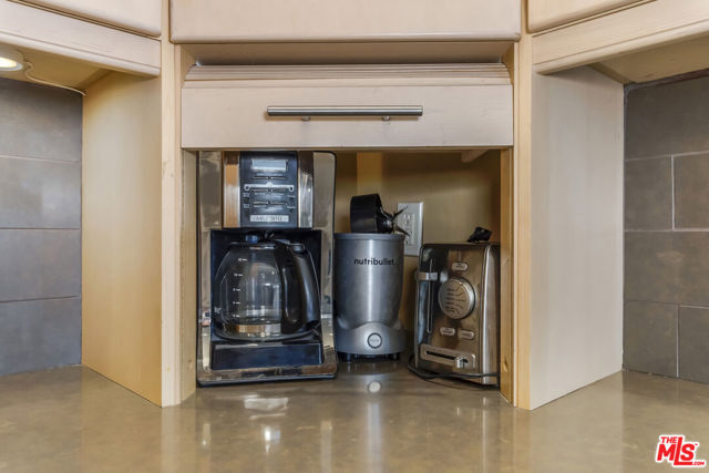 1221 N Kings Road, West Hollywood CA: https://media.crmls.org/mediaz/0568349b-824d-4358-b19c-9fe2d150a741.jpg