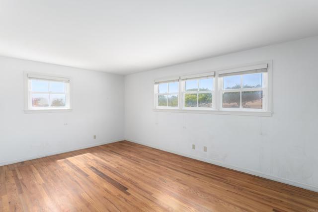 1381 W Muirlands Drive, La Jolla CA: https://media.crmls.org/mediaz/05688fd8-c315-4009-8ef3-0818227b8383.jpg