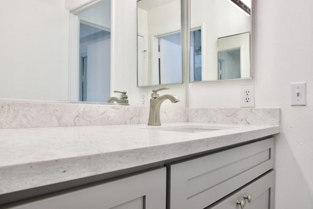 73969 Olive Court, Palm Desert CA: https://media.crmls.org/mediaz/0569b02d-6cbf-4e5f-9e4a-79ea67299f82.jpg