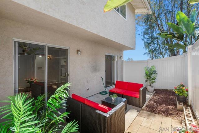2112 East Vista Way, Vista CA: https://media.crmls.org/mediaz/0569d0e5-65de-42f9-8364-62b97826b05d.jpg