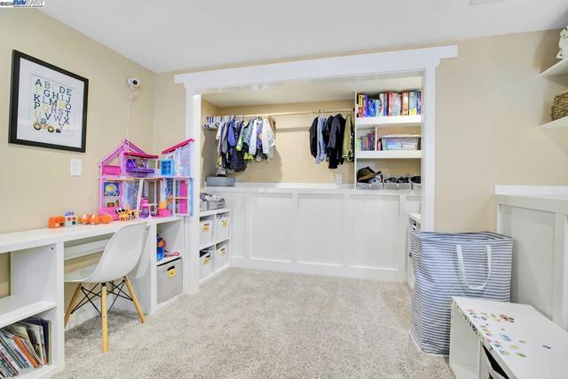 1215 Castro St, Martinez CA: https://media.crmls.org/mediaz/056a0f3f-d8e4-4d03-8761-a2896e2835c6.jpg