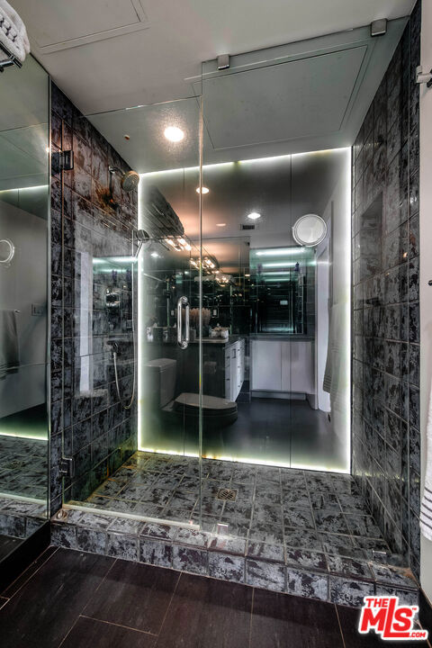 416 S Spring Street, Los Angeles CA: https://media.crmls.org/mediaz/056aa3bb-ae86-4310-ab52-fb9a047aaad8.jpg