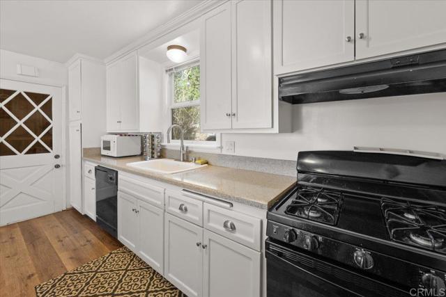 Detail Gallery Image 11 of 26 For 31111 All View Dr, Running Springs,  CA 92382 - 3 Beds | 1/1 Baths