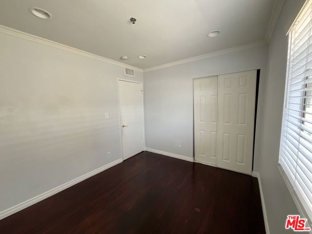 21 Palmetto Drive, Alhambra CA: https://media.crmls.org/mediaz/056abaa6-ade3-49a1-8393-c4617ba1bf38.jpg