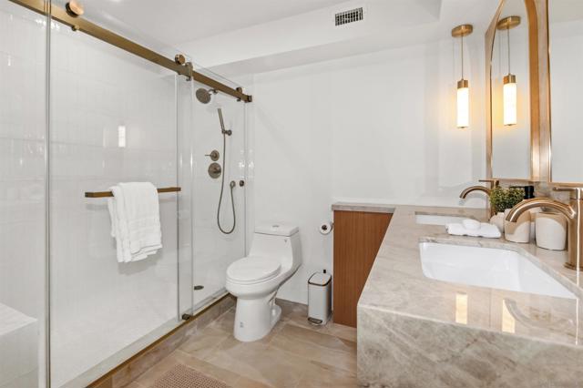 1830 Avenida Del Mundo, Coronado CA: https://media.crmls.org/mediaz/056be273-603e-4d10-b83e-b5c321694f07.jpg
