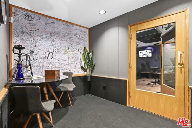 5940 Manola Way, Los Angeles CA: https://media.crmls.org/mediaz/056c9356-c09f-4bef-bd56-c4a215fe0cce.jpg