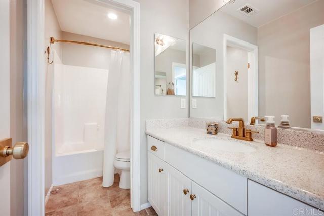 30826 Prairie Smoke Circle, Murrieta CA: https://media.crmls.org/mediaz/056caa2a-a10b-4be6-b504-c1fc7fa303d3.jpg