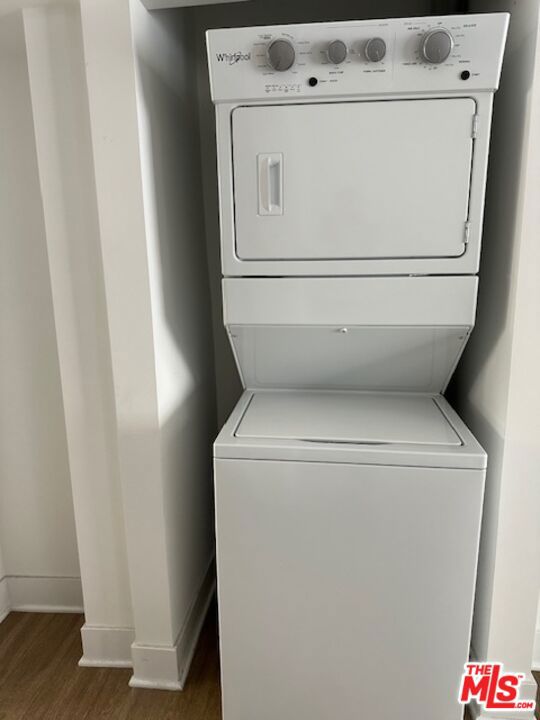 465 S Le Doux Road, Los Angeles CA: https://media.crmls.org/mediaz/056cf0c6-9e1d-4f07-999f-c5d8025e73d9.jpg