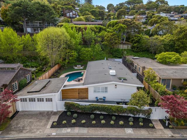 329 San Rafael Avenue, Belvedere CA: https://media.crmls.org/mediaz/056d2f48-2fae-42be-8eb9-380e2ceb0c7a.jpg