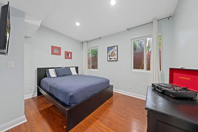 515 N Calle Marcus, Palm Springs CA: https://media.crmls.org/mediaz/056d321f-d1f4-488f-82e4-13cc031a6894.jpg