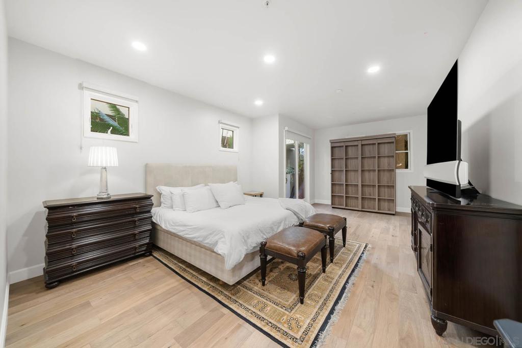 MLS #250032565SD image #9