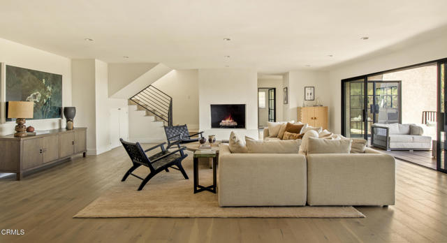 Detail Gallery Image 2 of 42 For 2994 Durand Dr, Los Angeles,  CA 90068 - 5 Beds | 3 Baths