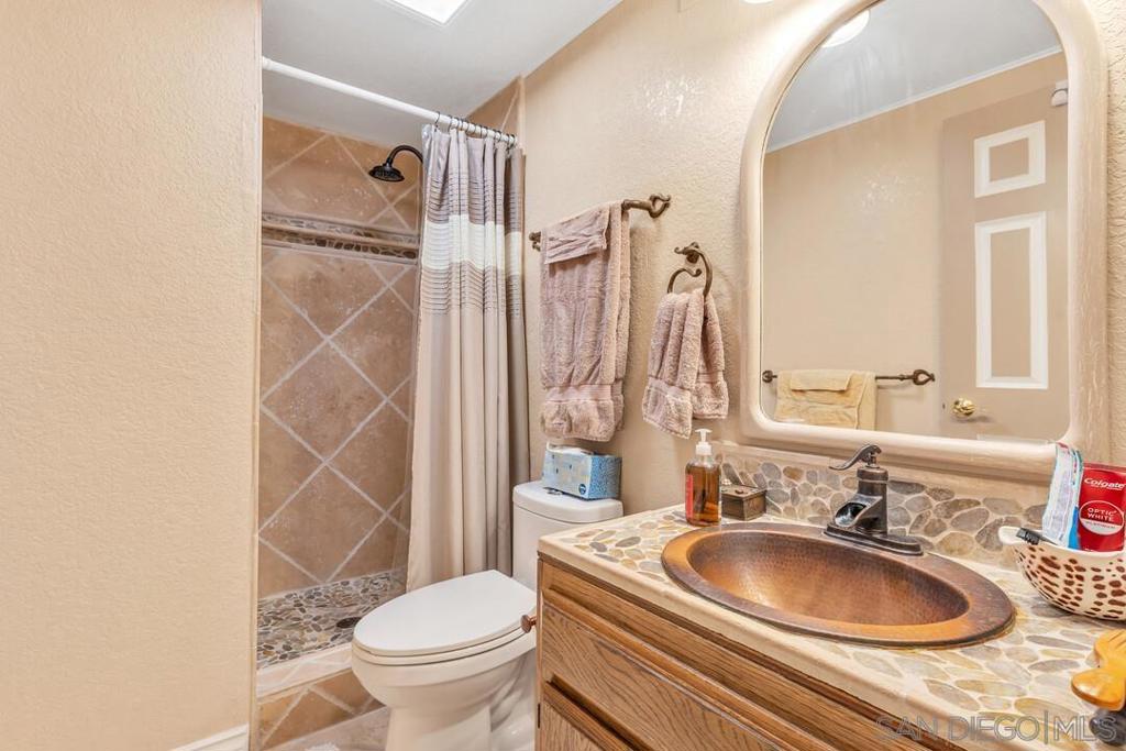 https://media.crmls.org/mediaz/056e1ded-87a8-4af6-9dd3-92b353294d46.jpg?preset=X-Large