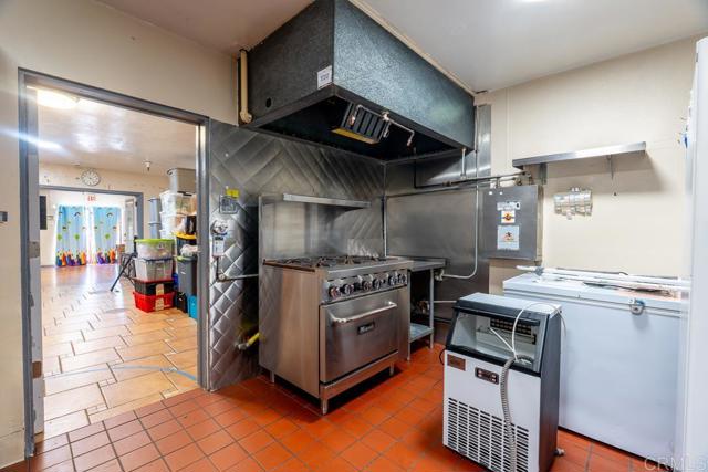 9780 Dunbar Ln Lane, El Cajon CA: https://media.crmls.org/mediaz/056f044a-b498-4b0a-9fb8-0f73162d4d7b.jpg