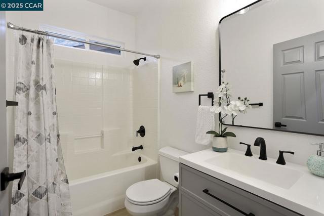 257 Red Mountain Drive, Cloverdale CA: https://media.crmls.org/mediaz/056f0e83-216d-46cf-a658-31773e2b001b.jpg