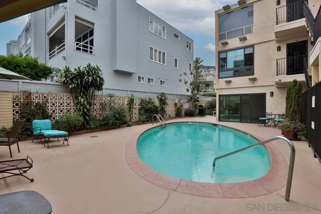 390 San Antonio Ave, San Diego, California 92106, 2 Bedrooms Bedrooms, ,2 BathroomsBathrooms,Condominium,For Sale,San Antonio Ave,240028519SD