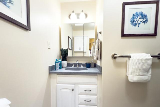 572 Cherry Avenue, San Bruno CA: https://media.crmls.org/mediaz/05700568-6191-4d19-802c-59f3149459d0.jpg