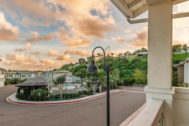 Detail Gallery Image 12 of 46 For 1115 Sea Glass Way, Oceanside,  CA 92054 - 2 Beds | 2/1 Baths