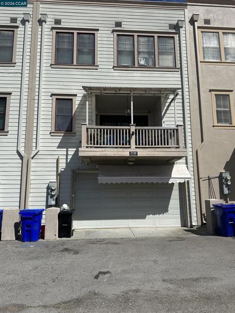 Image 3 of 30 For 2144 Railroad Ave