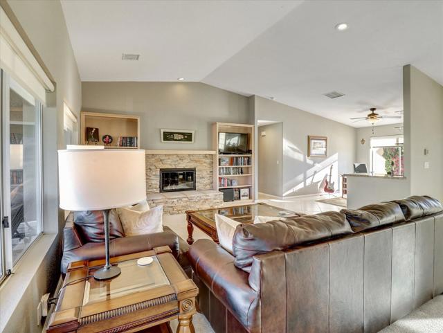 8567 Clubhouse Boulevard, Desert Hot Springs CA: https://media.crmls.org/mediaz/0570e017-d28d-4898-bc6c-9c4ae829f553.jpg