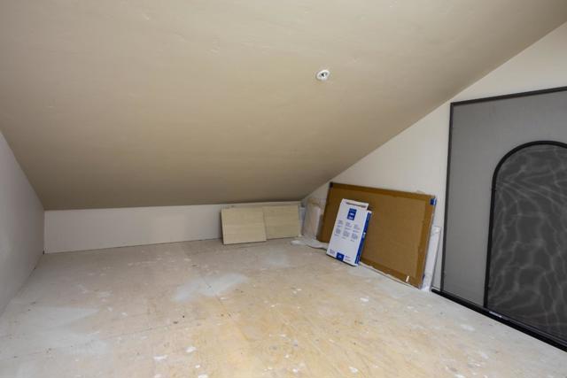 16922 Mitchell Avenue, Los Gatos CA: https://media.crmls.org/mediaz/05714e15-2461-49bf-8146-da3876e4b882.jpg