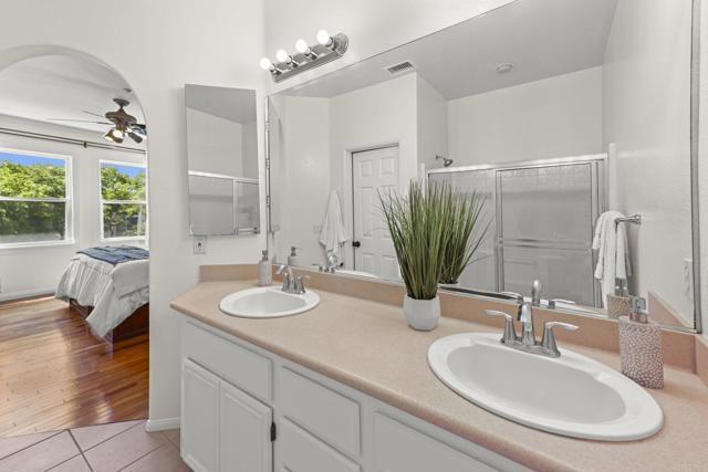 Detail Gallery Image 18 of 38 For 6084 Citracado Cir, Carlsbad,  CA 92009 - 3 Beds | 2/1 Baths