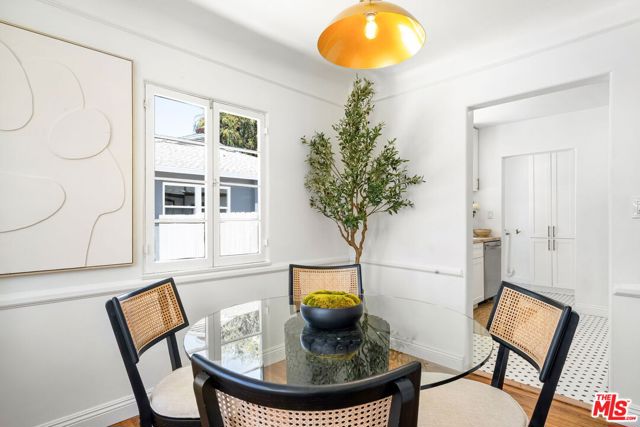 3340 Cardiff Avenue, Los Angeles CA: https://media.crmls.org/mediaz/05717f15-3724-4dc0-b763-c3bd98d58c76.jpg
