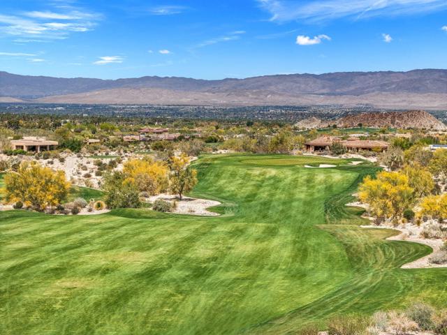 50741 Desert Arroyo Trail, Indian Wells CA: https://media.crmls.org/mediaz/05718054-fd52-4d3a-90bf-e69864395859.jpg