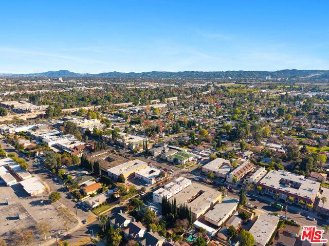 Image 17 of 18 For 15865 Vanowen Street