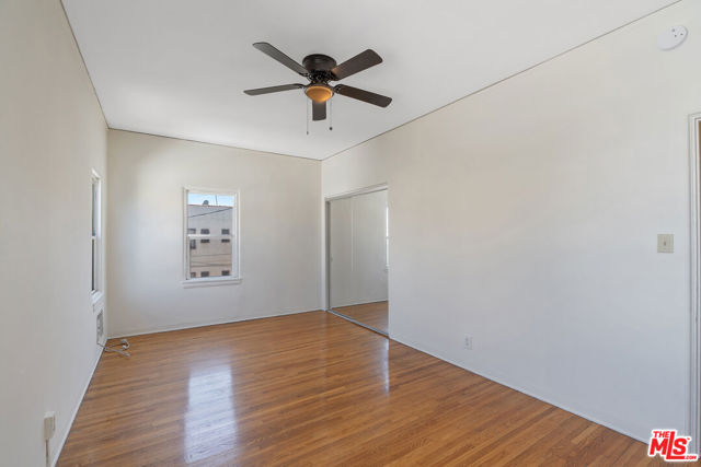 458 N Genesee Avenue, Los Angeles CA: https://media.crmls.org/mediaz/0571c85a-c230-4fb1-a854-3392f5187bac.jpg