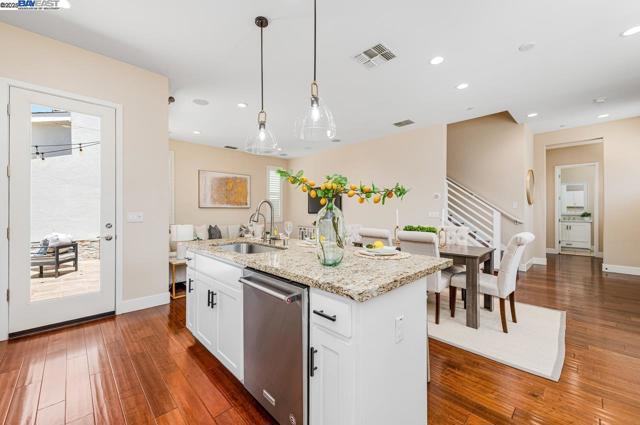 4069 Chalk Hill Way, Dublin CA: https://media.crmls.org/mediaz/0571e9c3-48fd-43ff-9be2-54d15090abec.jpg