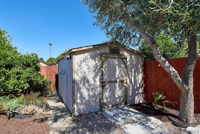12835 Reo Real Dr, Poway CA: https://media.crmls.org/mediaz/057210c3-bcf3-4aed-8d7d-62232e92adbd.jpg