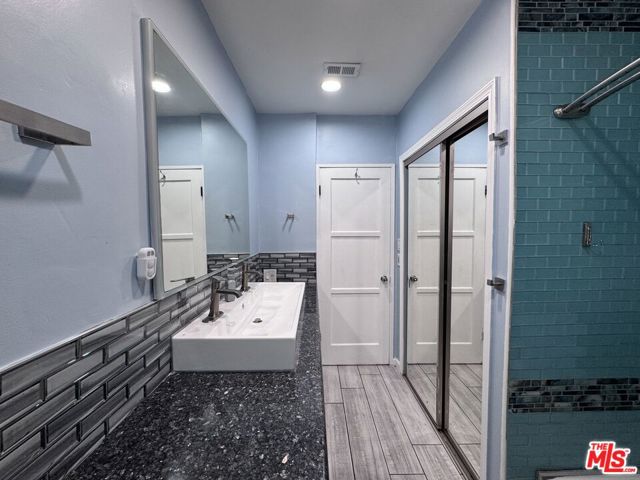 8850 S Wilton Place, Los Angeles CA: https://media.crmls.org/mediaz/0572efe7-8219-4e9b-8ec4-1b154d3f8881.jpg