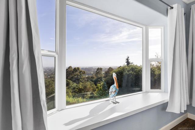 960 Smith Rd, Watsonville CA: https://media.crmls.org/mediaz/05735826-8251-4cc0-baf0-bed152686a84.jpg