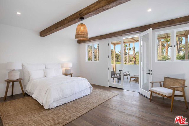 27405 Pacific Coast Highway, Malibu CA: https://media.crmls.org/mediaz/0573e2e1-e82a-4371-a000-f177343d3619.jpg