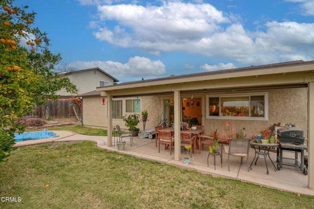2209 Aspenpark Court, Thousand Oaks CA: https://media.crmls.org/mediaz/05740129-ebbd-48b1-b4dd-f7e652da1b76.jpg