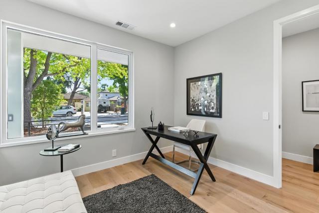 2200 Saint Francis Drive, Palo Alto CA: https://media.crmls.org/mediaz/05749a77-7060-483e-b273-a7ebca441f99.jpg
