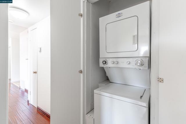 2345 Paloma Ct, Pinole CA: https://media.crmls.org/mediaz/0574dddb-11b1-4022-9115-7a62bc456aae.jpg