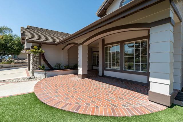 1337 Oak View Way, Escondido CA: https://media.crmls.org/mediaz/05762b91-fea3-41fb-9310-a78a74840b12.jpg