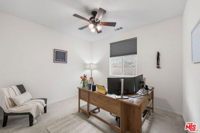 2906 Crocus Place, Palmdale CA: https://media.crmls.org/mediaz/05767acf-1b83-4860-882c-816ae74a5b95.jpg