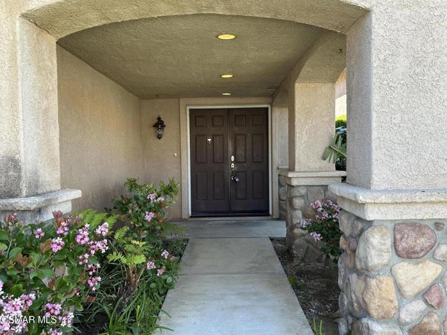 1755 Empty Saddle Road, Simi Valley CA: https://media.crmls.org/mediaz/0577ca0f-8f57-4c4f-a8a6-8a0af32c3a1d.jpg