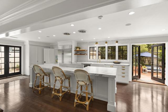 Detail Gallery Image 6 of 47 For 315 Mira Monte, La Jolla,  CA 92037 - 4 Beds | 3/1 Baths