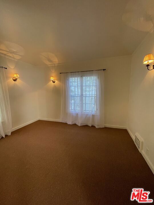 3116 Lake Hollywood Drive, Los Angeles CA: https://media.crmls.org/mediaz/05795268-3555-4a95-8ddd-9e3f4828e175.jpg