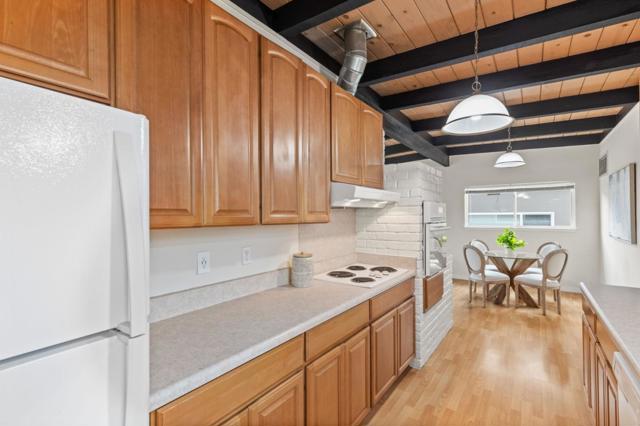 835 Mosswood Lane, Millbrae CA: https://media.crmls.org/mediaz/0579ec20-49e7-45cd-9c11-d82f26e5bda6.jpg