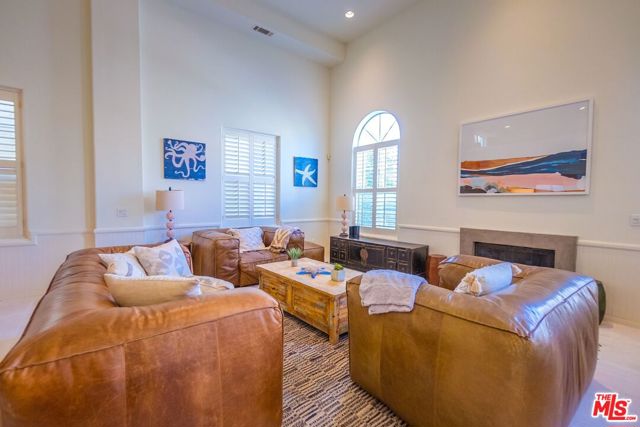 120 Galleon Street, Marina del Rey CA: https://media.crmls.org/mediaz/057a1efd-eaf5-4bf5-ad51-58e896a5995b.jpg